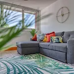 Abbey Court - 2 Bedroom Apartment, Parking, Jlr, Cvt - Coventry Accommodation Ltd