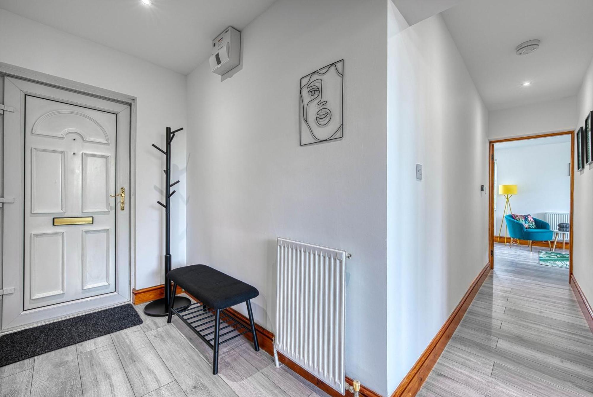 Abbey Court - 2 Bedroom Apartment, Parking, Jlr, Cvt - Ltd Coventry