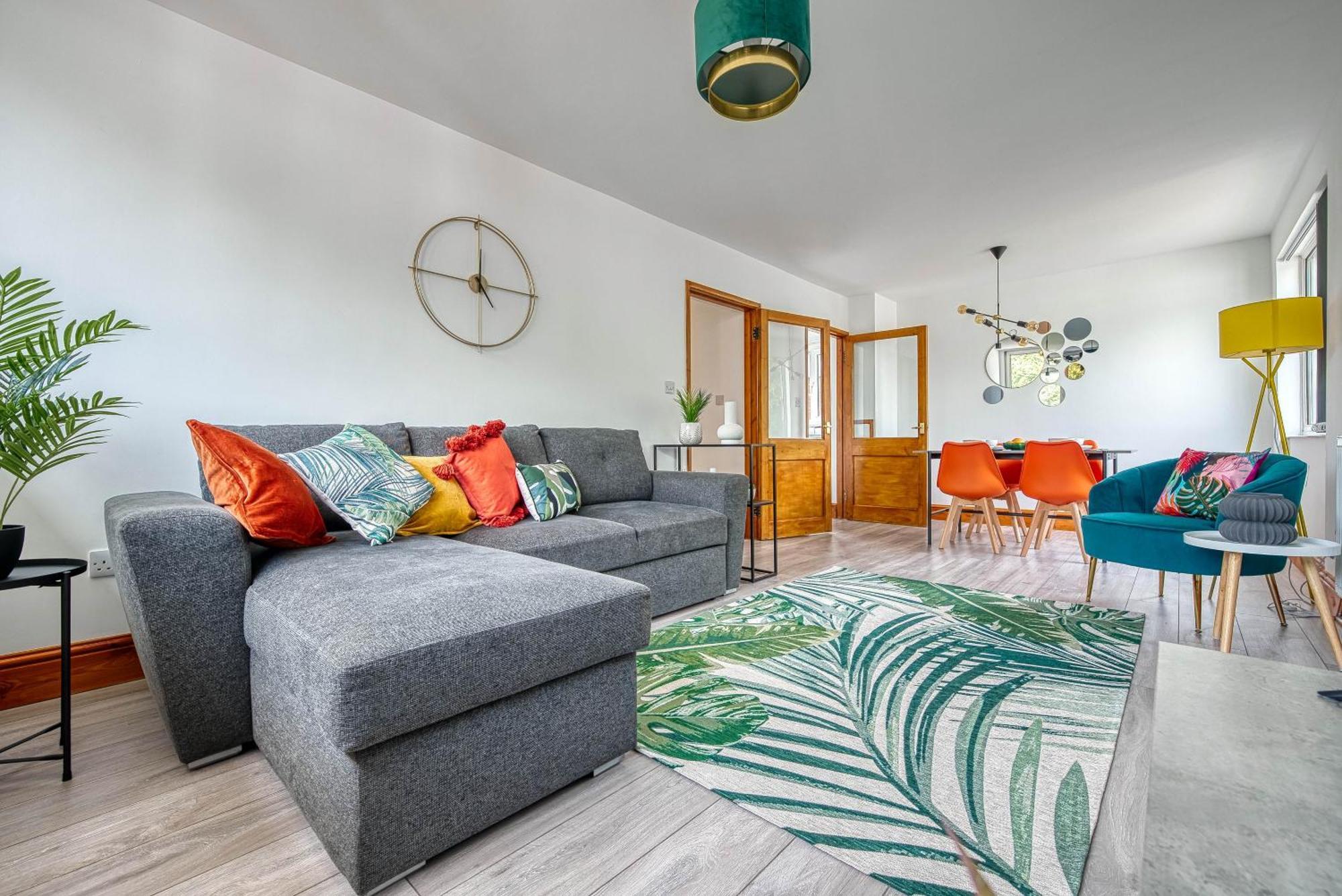 Apartment Abbey Court - 2 Bedroom Apartment, Parking, Jlr, Cvt - Ltd