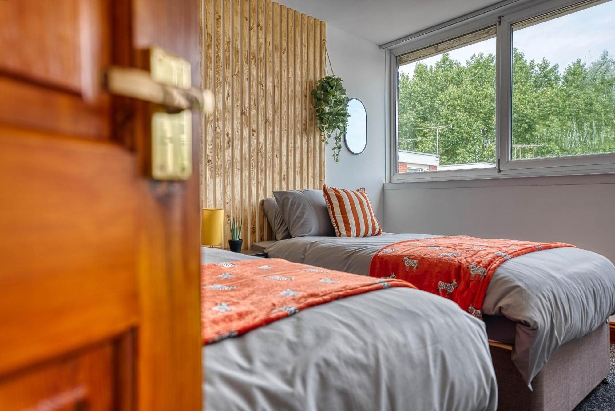 Abbey Court - 2 Bedroom Apartment, Parking, Jlr, Cvt - Ltd Apartment *