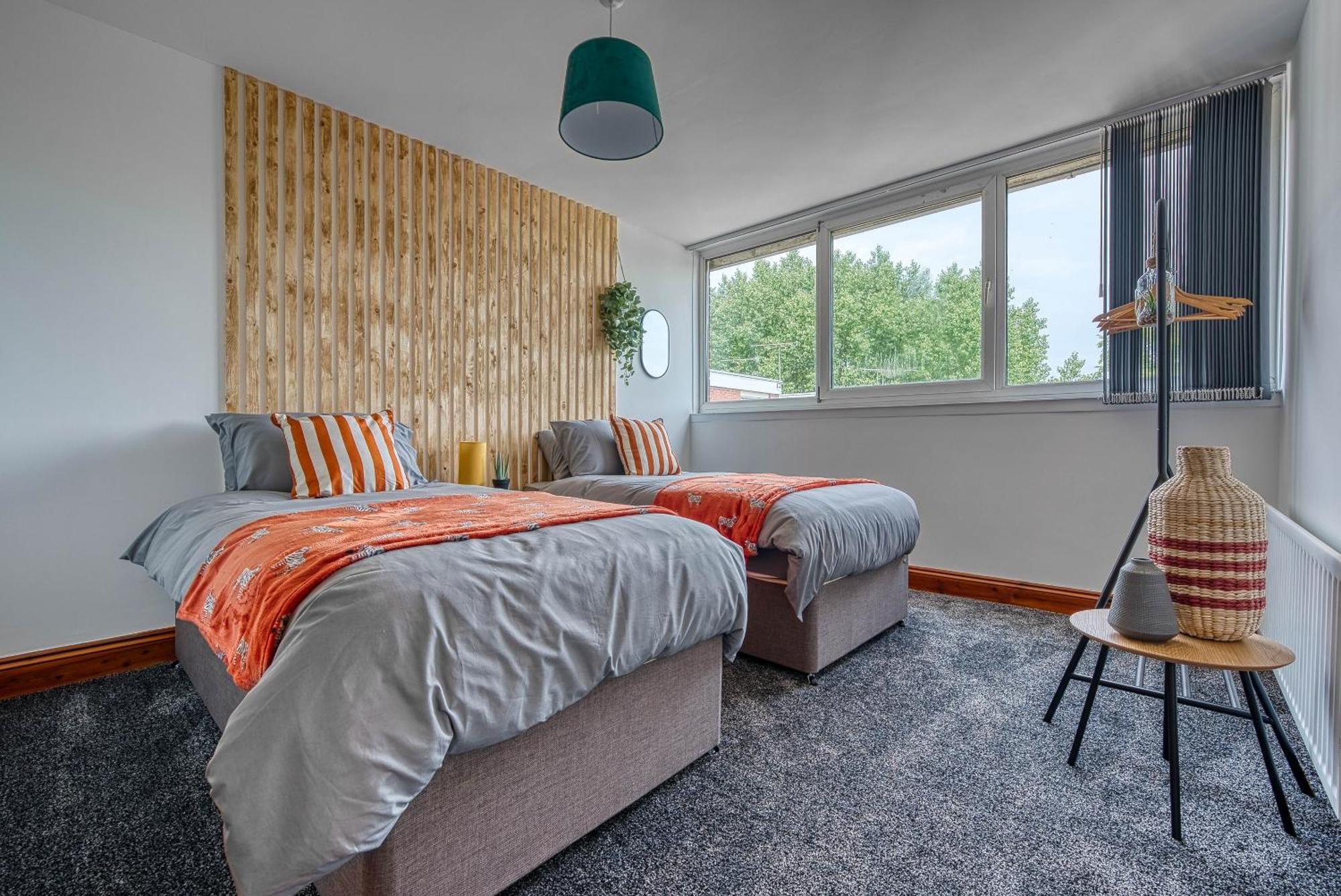 Apartment Abbey Court - 2 Bedroom Apartment, Parking, Jlr, Cvt - Ltd *